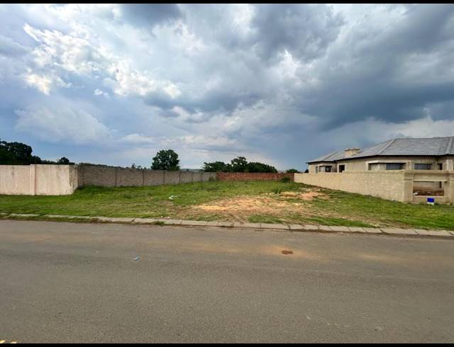 LAND FOR SALE IN SELCOURT